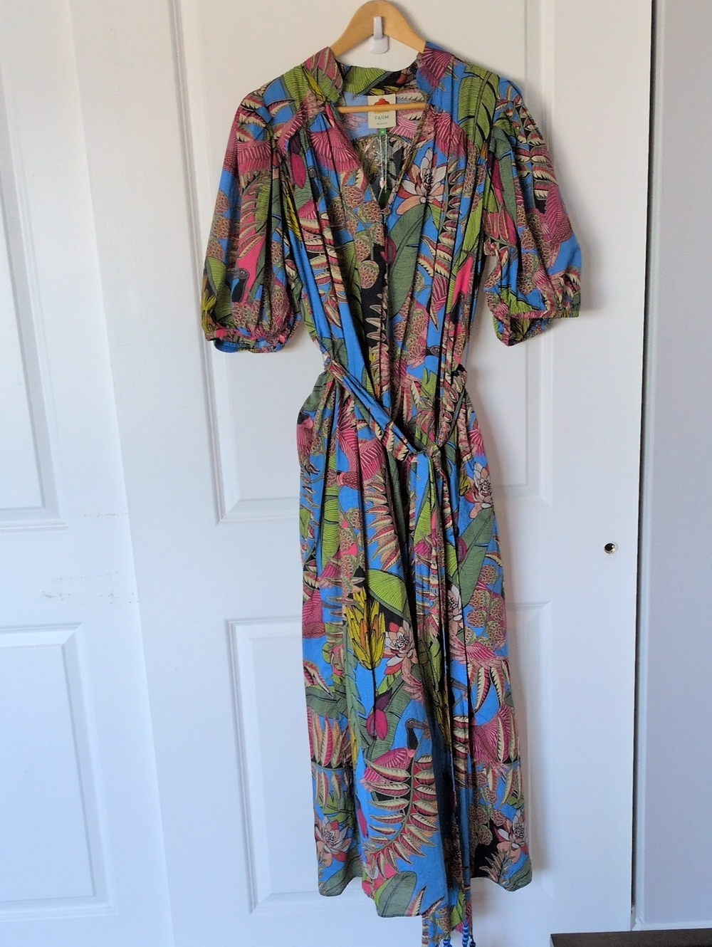 Farm Rio Totally Tuiuiu Dress - Picture 2 of 13